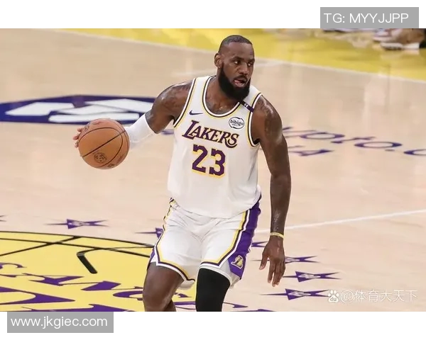 2002年NBA季后赛湖人与国王第六场激战回顾与精彩瞬间分析
